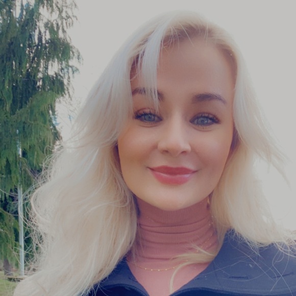 Meet your Posher, Lana - Picture 1 of 1